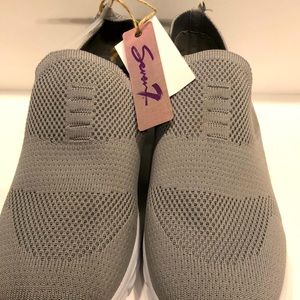 Seven 7 Alpha Sneaker Light Grey New 8.5